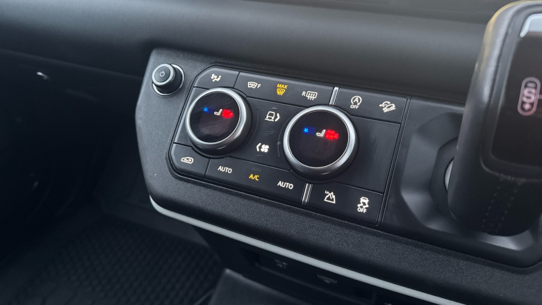 Land Rover Defender 110 Diesel 3.0 D250 Hard Top Auto